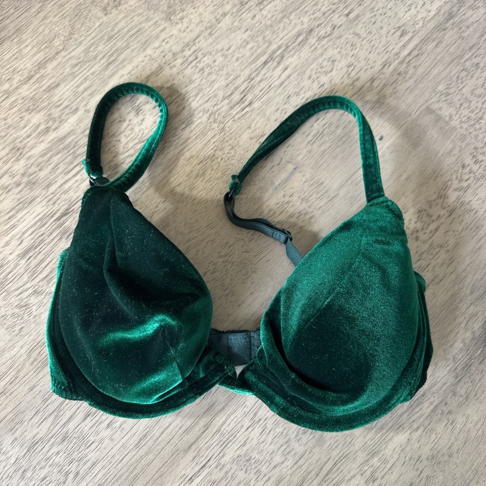 Women’s Green Velvet bra